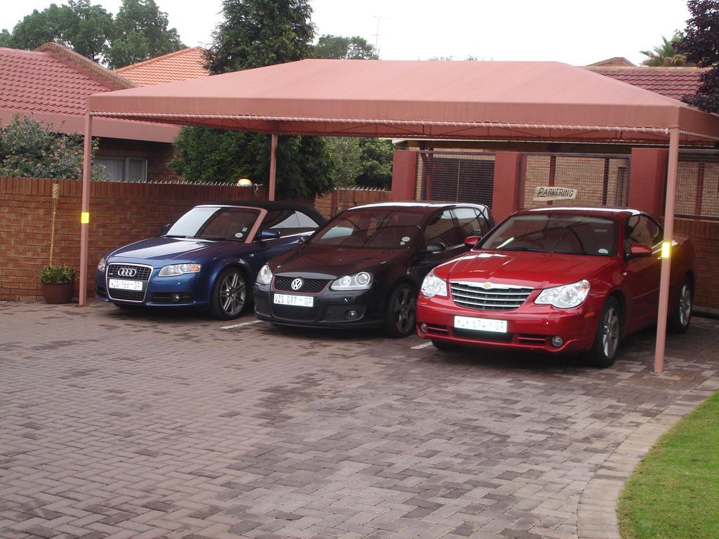 ואנדרביג'לפארק Asante Guest House מראה חיצוני תמונה